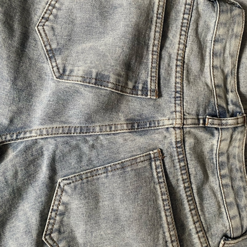 NWOT Wide Leg Jeans - Acid Wash - Picture 4 of 6